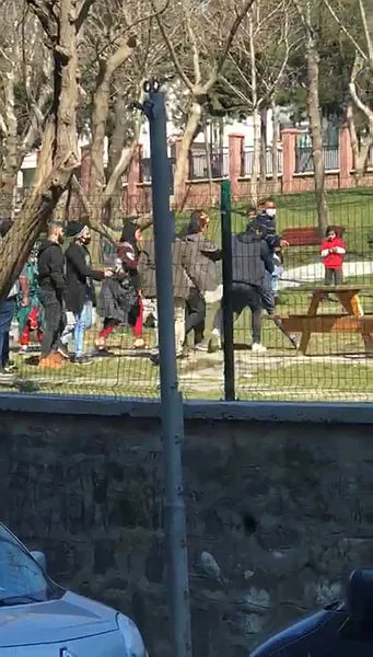 Beyoğlu'nda meydan kavgası! Bıçak ve kemer havada uçuştu