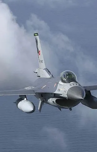 Polonya Savunma Bakanlığı paylaştı: Türk F-16 uçakları Polonya semalarında