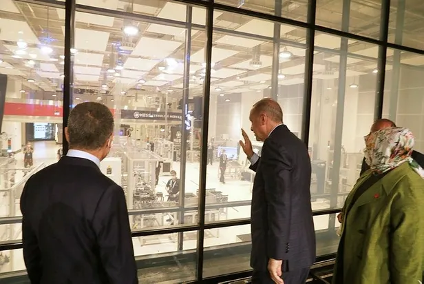 Başkan Erdoğan, Teknoloji merkezinin açılışını robotla yaptı! "Türk ekonomisi toparlanma sürecini başarıyla yürütüyor!"-4