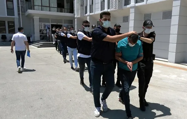 suc-orgutune-operasyon-kamuyu-150-milyon-tl-zarara-ugratan-supheliler-adliyede-1622817444062.jpg Suç örgütüne operasyon! Kamuyu 150 milyon TL zarara uğratan şüpheliler adliyede-3