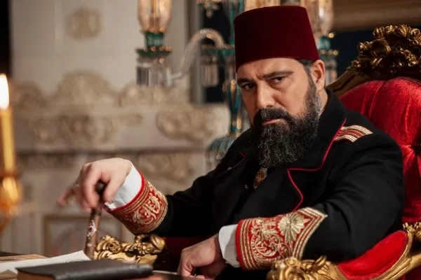 kilic-kinindan-cikti-payitaht-abdulhamid-133-bolum-fragmani-mudahil-olanlar-tek-tek-avlaniyor-1609533149898.jpg Kılıç kınından çıktı! Payitaht Abdülhamid 133. bölüm fragmanı: Müdahil olanlar tek tek avlanıyor!-3