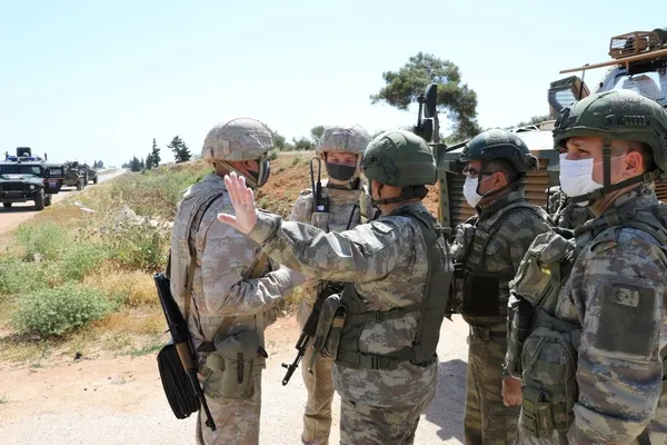 son-dakika-idlibde-sicak-gelisme-mehmetcik-ve-rus-askerleri-bolgede-1589450152145.jpg Son dakika: İdlib'de sıcak gelişme! Mehmetçik ve Rus askerleri bölgede-1