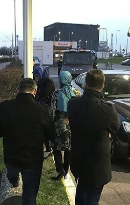 Hollanda Bakan Kaya'nın aracını durdurdu!