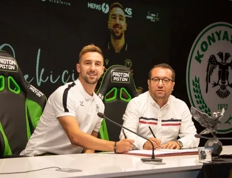 Endri Çekiçi Konyaspor’da