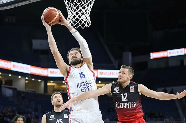 Anadolu Efes’ten farklı galibiyet (Yurttan ve dünyadan spor gündemi)