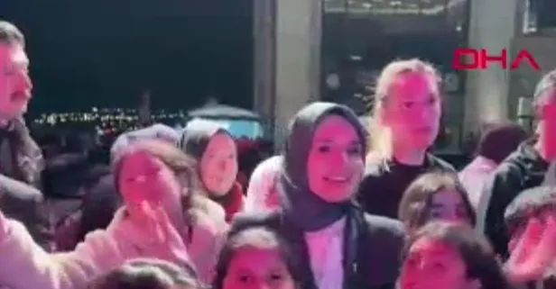 Bakan Mahinur Özdemir Göktaş çocuklarla Kabe’de Hacılar ilahisine eşlik etti