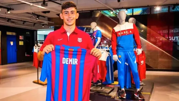 avrupa-kulupleri-yusuf-demiri-yakindan-takip-ediyor-1666518792011.jpg Avrupa kulüpleri Yusuf Demir'i yakından takip ediyor-5