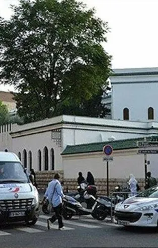 Fransa'da İslam düşmanlığının dozu artıyor! Camileri kapatma hazırlığı mı?