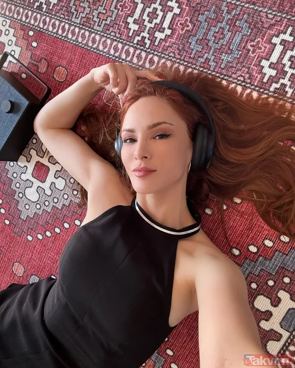 45 yaşındaki Mine Tugay’dan kırmızı bikinili havuz pozu! En doğal haliyle sosyal medyada paylaştı! - 5