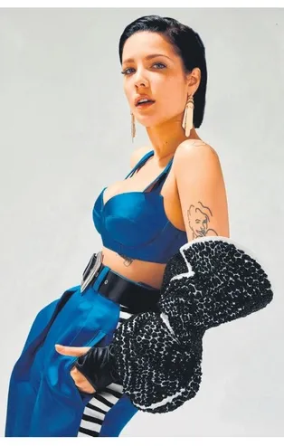 DNA testinde yüzde 11 Türk çıkan ABD'li şarkıcı Halsey İstanbul'u karış karış gezdi