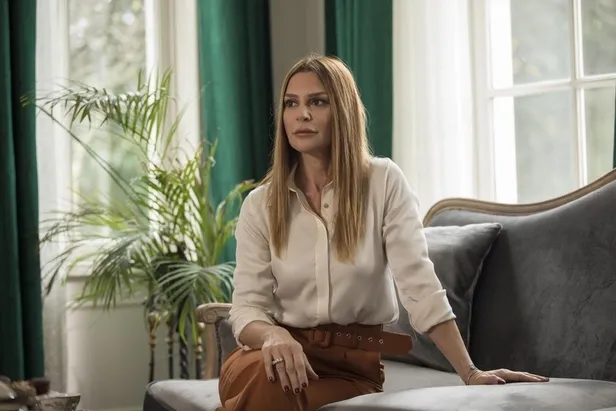 umutlari-alasagi-eden-veda-isini-bitiriyor-ramoda-ardi-ardina-ucuncu-ayrilik-izleyicileri-isyan-ettirdi-1610987387093.jpg Umutları alaşağı eden veda! İşini bitiriyor Ramo'da ardı ardına üçüncü ayrılık! İzleyicileri isyan ettirdi-3