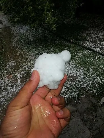 Ankara’da ceviz büyüklüğünde dolu yağdı-2
