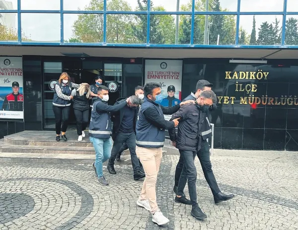 Annesinin birlikte olduğu kuaförü 20 yıl sonra öldüren genç konuştu-1