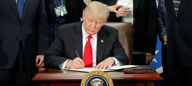 Trump ’Meksika duvarı’ kararını imzaladı