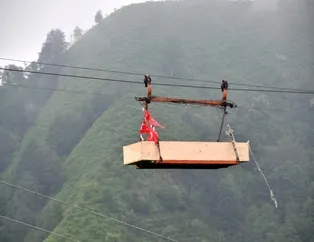 Rize’de cenazenin zorlu yolculuğu