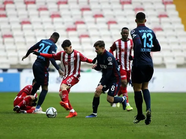 firtina-sivasta-takildi-demir-grup-sivasspor-1-1-trabzonspor-macsonucu-ozet-1642259191664.jpeg Fırtına Sivas'ta takıldı! (Demir Grup Sivasspor 1-1 Trabzonspor MAÇSONUCU ÖZET)-7