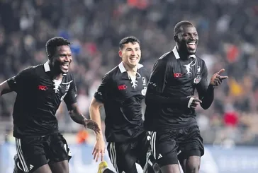Yaralı Beşiktaş, Hatayspor'u genç yıldızı Semih Kılıçsoy ve Omar Colley'in golleriyle devirdi