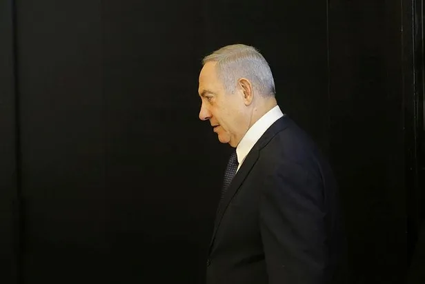 Netanyahu'nun başı yolsuzluk davası ile belada! Elindeki bakanlık koltuklarını bıraktı-1