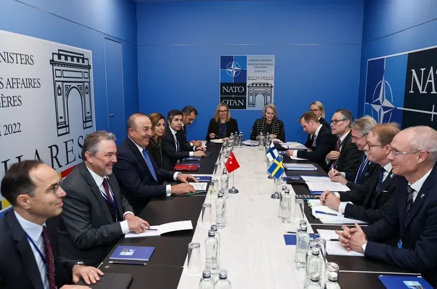 Bükreş'te 'üçlü muhtıra' zirvesi! Bakan Çavuşoğlu: Beklentilerimizi vurguladık