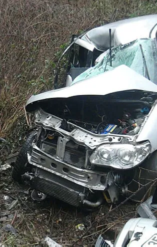 İstanbul Sarıyer'de feci kaza! Kamyonla otomobil kafa kafaya çarpıştı! Ölü ve yaralılar var