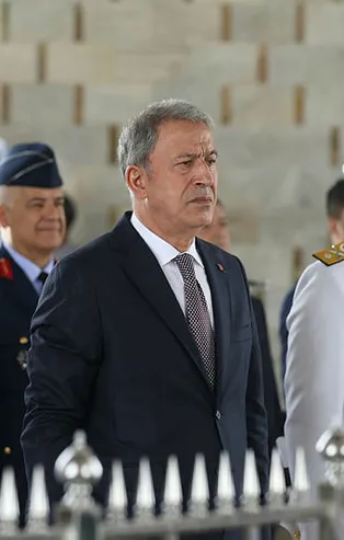 Milli Savunma Bakanı Akar Pakistan Başbakanı Şerif ile görüştü