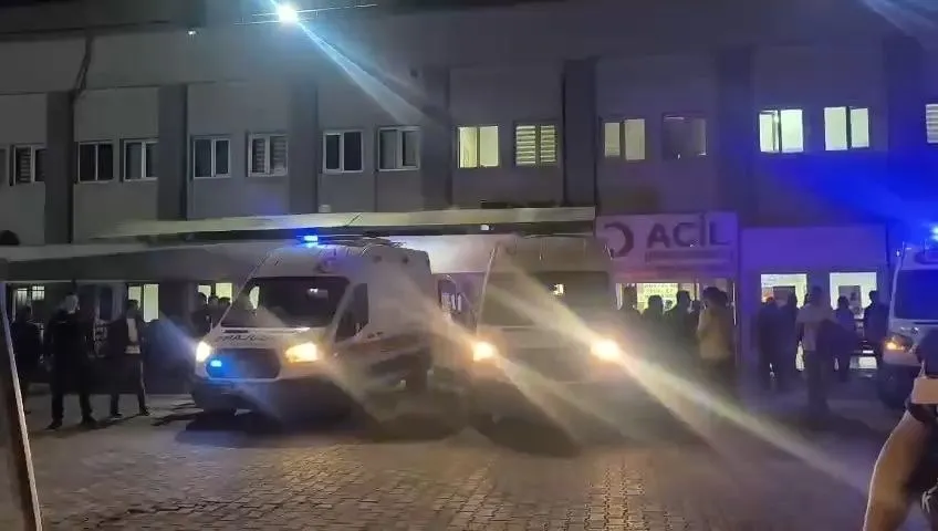 1792223231067.jpg Siirt’te tavuk dürüm paniği! Hastaneye başvuran sayısı 88’e yükseldi: İşletme sahibi gözaltında-3