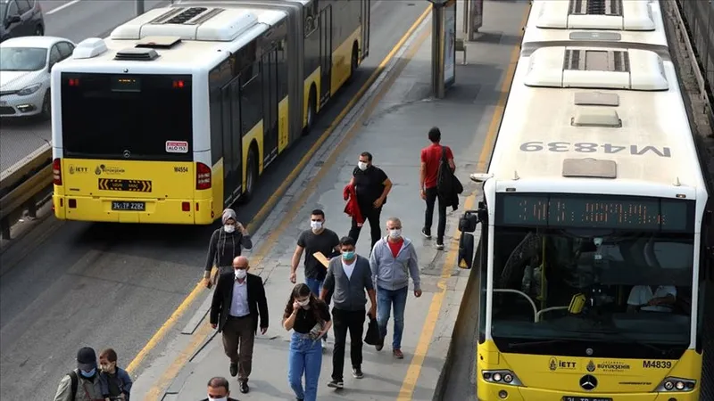 29-mayis-toplu-tasima-ucretsiz-mi-istanbul-iett-otobus-metro-metrobus-marmaray-bedava-mi-istanbulun-fethi-kutl-1716914875260.jpg