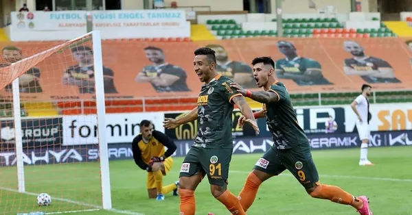 Son dakika Beşiktaş haberleri... Kartal kancayı eski Alanyalı Davidson'a taktı!-3