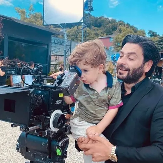 13 yıllık büyük aşk! EDHO'nun yıldızı Ceren Benderlioğlu'ndan Emir Benderlioğlu’yla çekirdek aile paylaşımı! İlk yorum Esra Erol’un kardeşinden... - 62