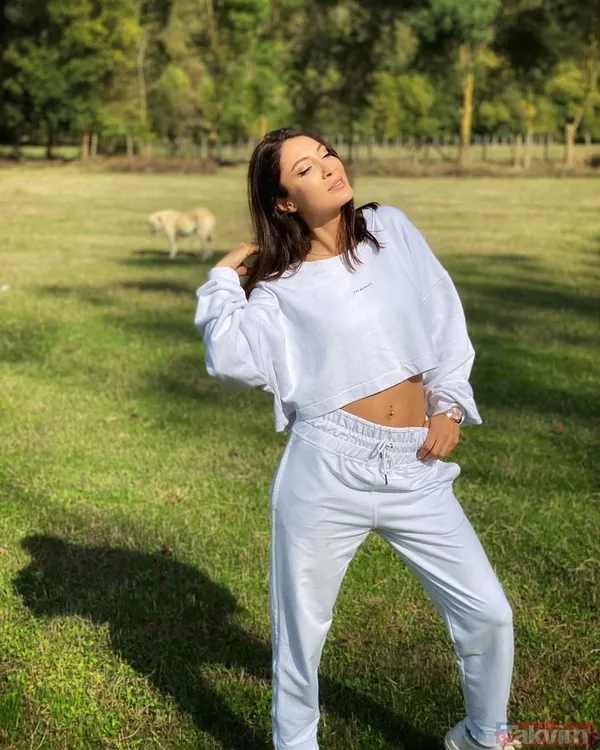 Arka Sokaklar’ın Bahar’ı Merve Oflaz önce sevgilisinin kucağında poz verdi sonra spor salonunda şov yaptı! Yatak odası paylaşımı... - 7