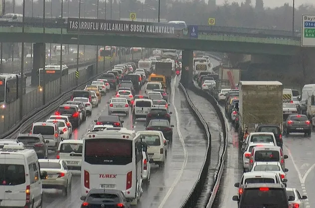 İstanbul'da kısıtlama trafiği erken başladı! 12 Şubat İstanbul güncel trafik durumu