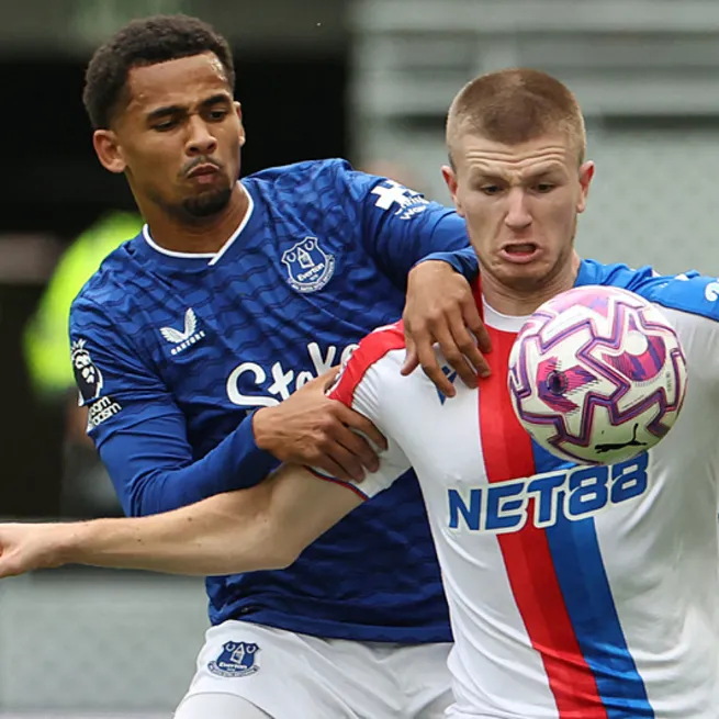 Manchester United Adam Wharton için devrede