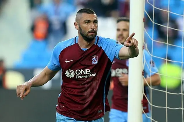 Hem Burak hem Sosa İstanbul yolunda!