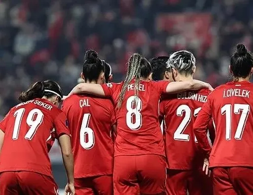 Milliler Yunanistan’ı devirdi