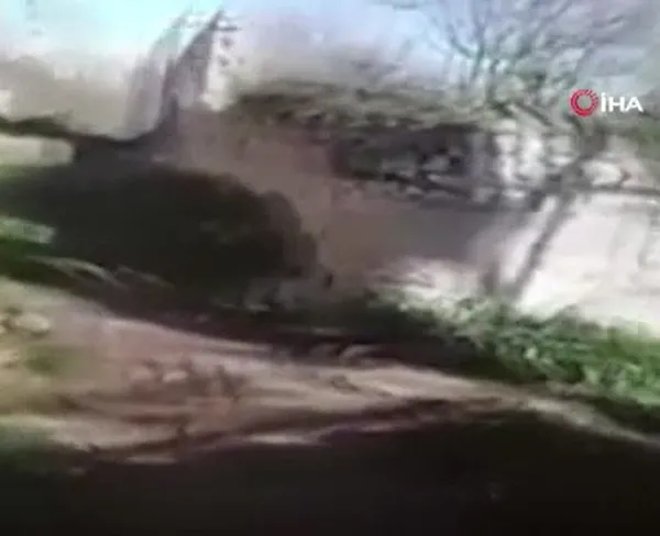 ermenistan-isgalinden-kurtarilan-susada-azerbaycanli-asker-28-yil-sonra-yasadigi-evini-buldu-1605260782936.jpg Ermenistan işgalinden kurtarılan Şuşa'da Azerbaycanlı asker, 28 yıl sonra yaşadığı evini buldu-2