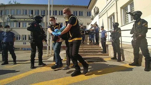 bursada-uyusturucu-suphelisinin-testi-pozitif-cikti-30-polis-karantinada-1591717521312.jpeg Bursa'da uyuşturucu şüphelisinin testi pozitif çıktı! 30 polis karantinada...-1