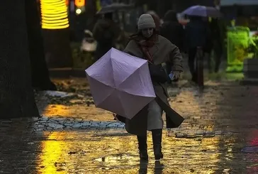 İstanbul’da sağanak alarmı: Sıcaklıklar 8 derece düşecek! MGM’den 13 ile sarı kod
