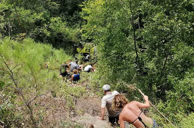 Antalya'da turistleri taşıyan minibüs devrildi! 1 ölü, 10 yaralı