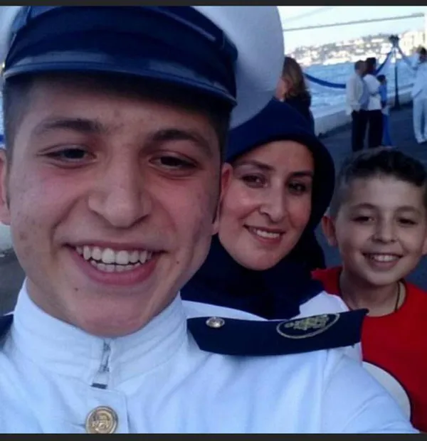 gecen-yil-mezun-olan-kaptan-ilk-gorevinde-hayatini-kaybetti-1626761622872.jpg Geçen yıl mezun olan kaptan ilk görevinde hayatını kaybetti-4