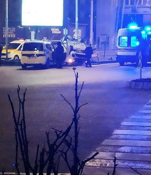 diyarbakirda-taksiciler-bos-yolda-kafa-kafaya-carpisti-2-yarali-1609539665910.jpeg Diyarbakır'da taksiciler boş yolda kafa kafaya çarpıştı: 2 yaralı-4