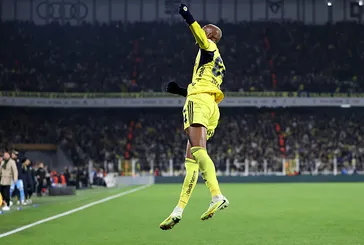 Anderson Talisca parlamaya devam ediyor