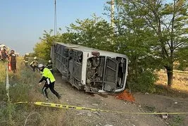 Konya’da bayramın ilk günü acı olay! Yolcu otobüsü devrildi: 1 ölü 26 yaralı