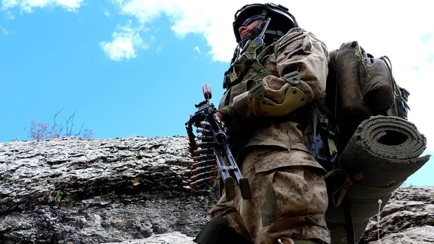 Son dakika: İçişleri Bakanlığı duyurdu: PKK'dan kaçan 3 örgüt mensubu teslim oldu-4