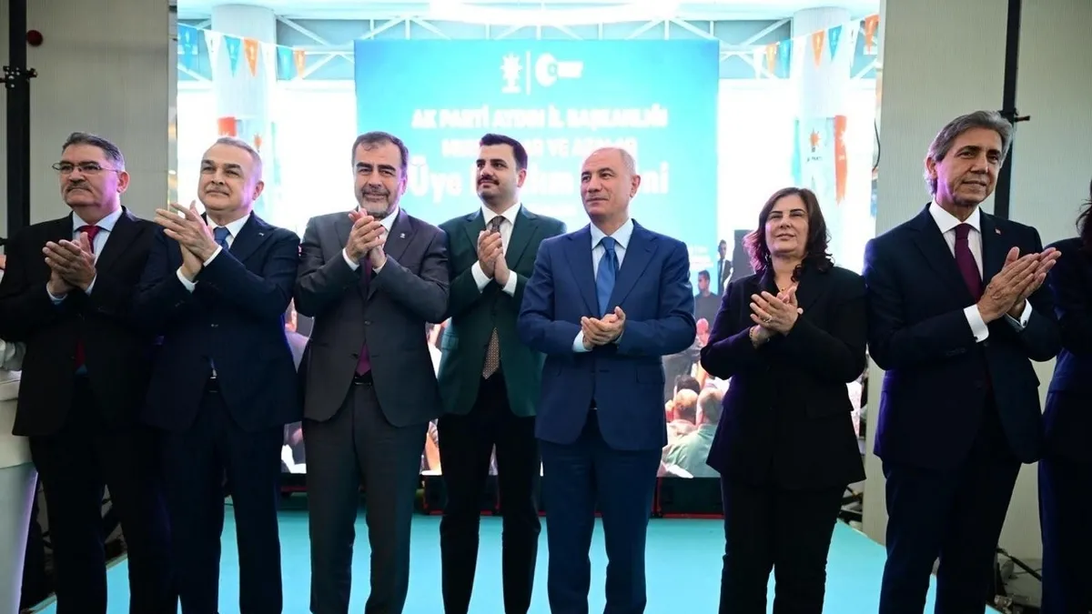 Aydın'da büyük katılım! 1010 muhtar ve aza AK Parti saflarına katıldı
