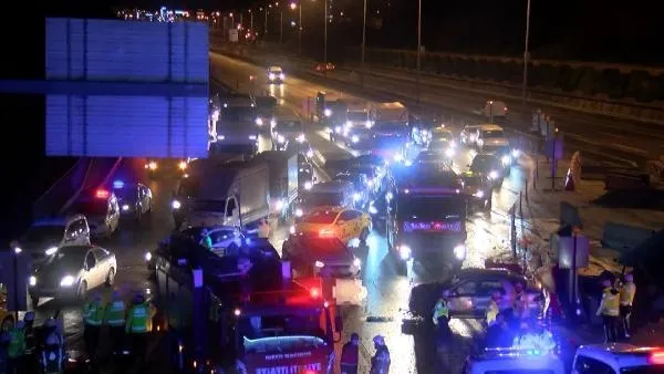 Gece yarısı acı son! Kaza sonrası çekici bekleyen sürücü, otomobil çarpması sonucu öldü-4