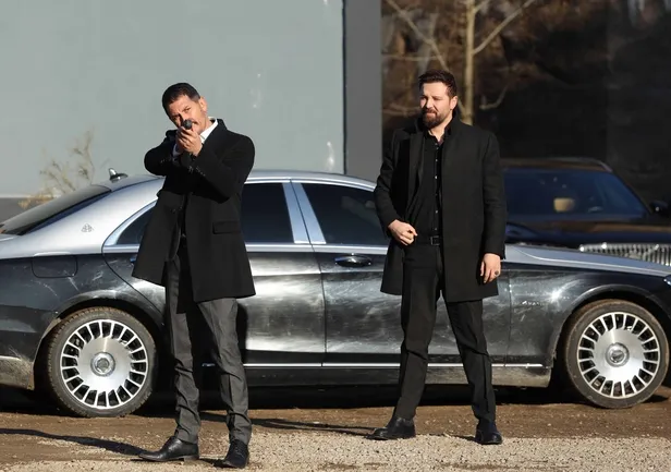 yalniz-kurt-yeni-bolum-izle-yalniz-kurt-5-bolum-izle-yalniz-kurt-yeni-bolum-canli-izle-atv-1645813100252.jpg ATV dizisi Yalnız Kurt son bölüm TEK PARÇA FULL İZLE! YALNIZ KURT 5. BÖLÜM İZLE-2