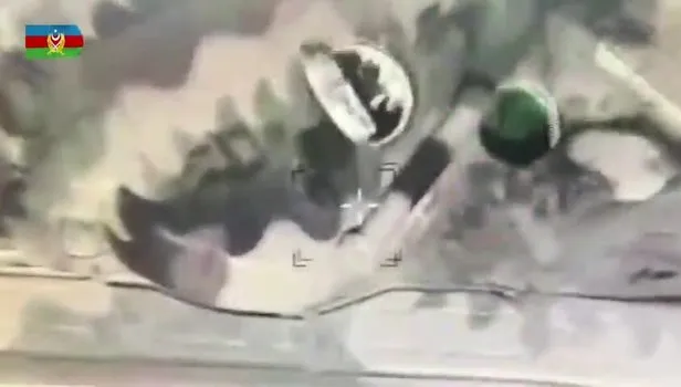 Azerbaycan'ın kamikaze drone'ları Ermenilere ait askeri araçları böyle imha etti!