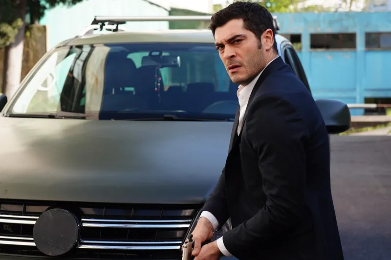 bir-gece-masali-32-bolum-2-fragmani-yayinlandi-baskin-yedik-polis-burada-1746860144432.jpg Kaynak: atv