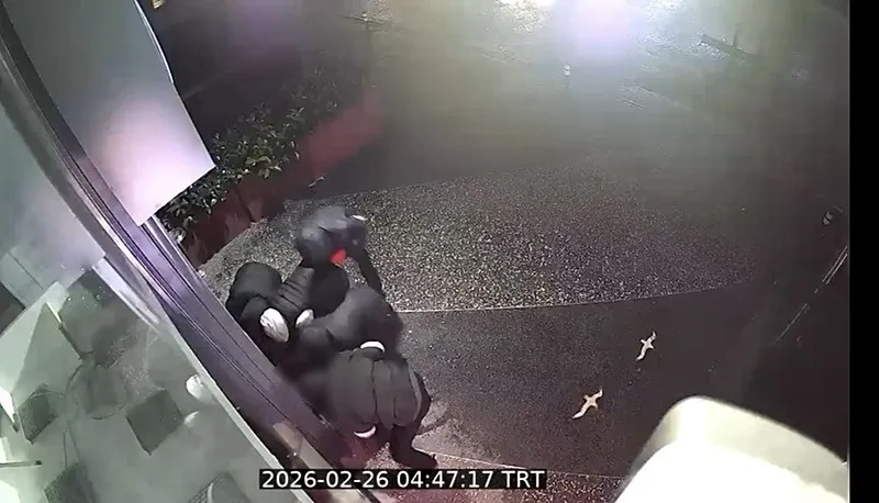 İstanbul'da kepengi kaldırıp serveti götürdüler: 2 dakikada 18 milyonluk vurgun-3