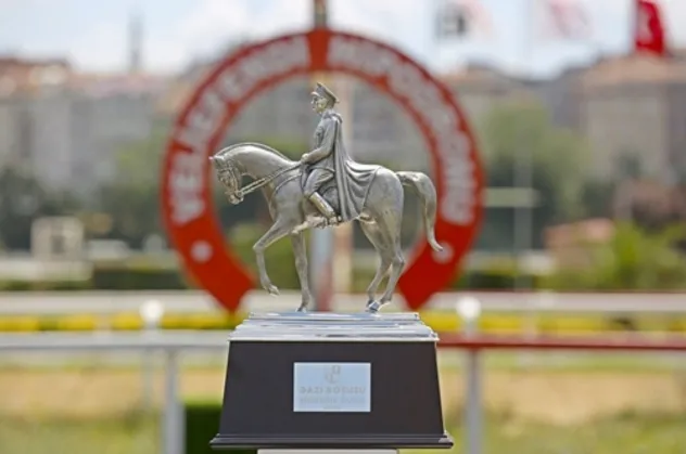 At yarışı: Gazi Koşusu tamamlandı! İşte yarışı birinci bitiren isim...